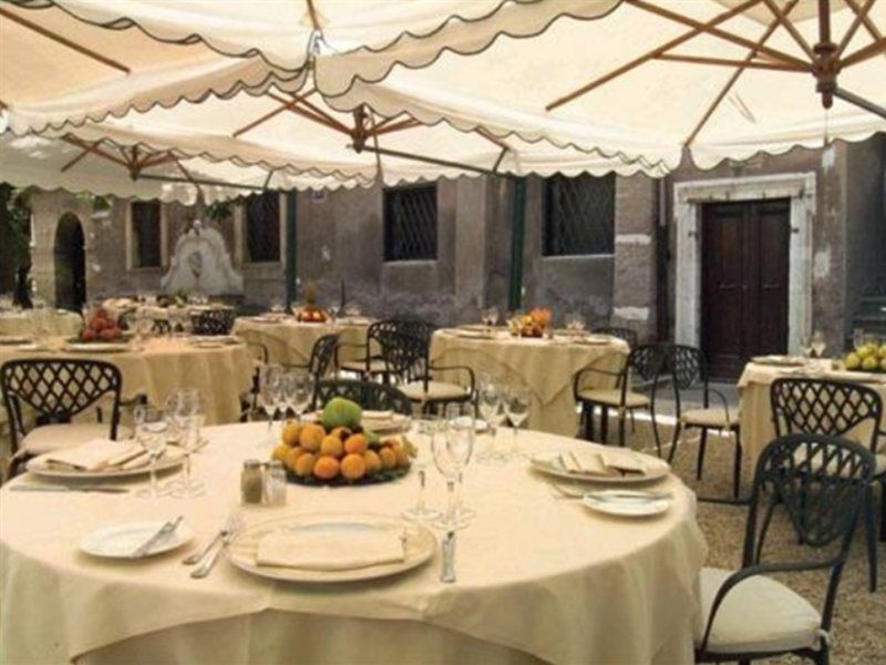 The Church Village Rome Buitenkant foto